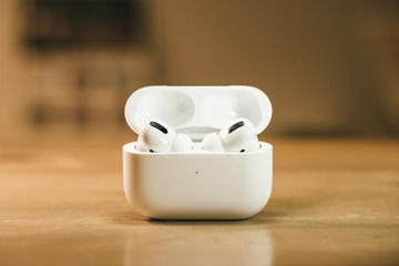 airpods458A2947_TP_V.jpg